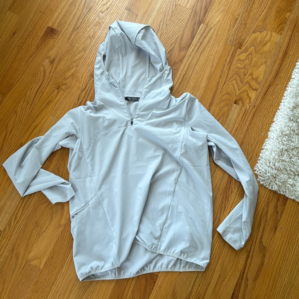 Arcteryx Women’s pullover windbreaker softshell hiking jacket hoody